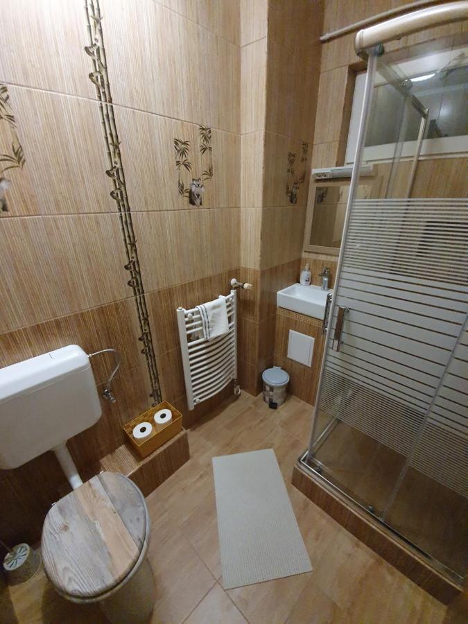 Panorama Vendeghaz Hotel Miskolc Bagian luar foto
