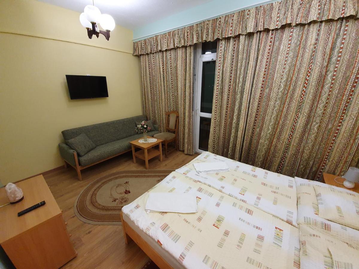 Panorama Vendeghaz Hotel Miskolc Bagian luar foto