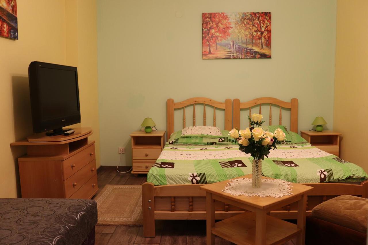Panorama Vendeghaz Hotel Miskolc Bagian luar foto