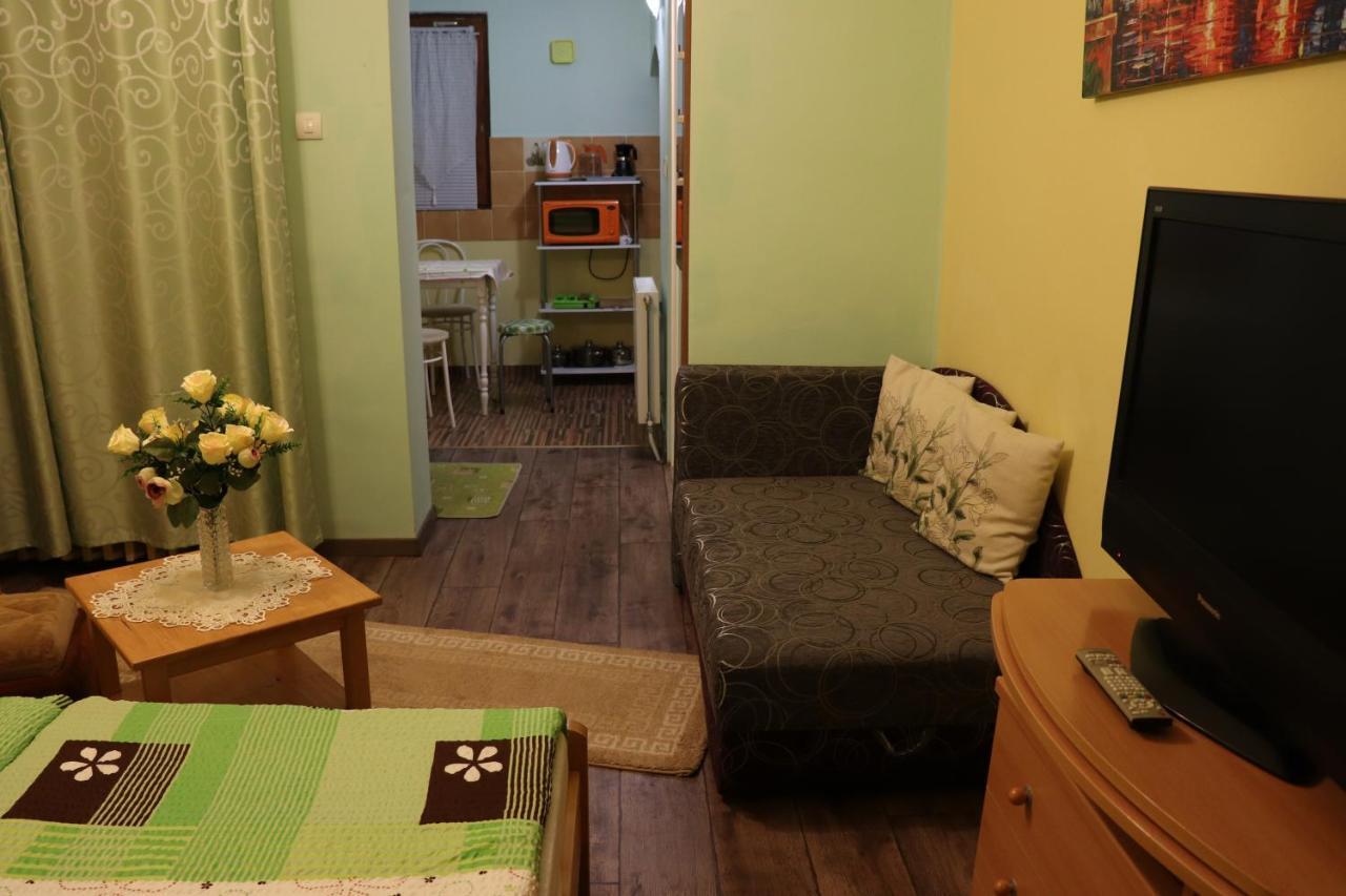Panorama Vendeghaz Hotel Miskolc Bagian luar foto
